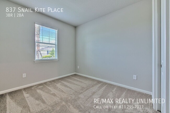 Building Photo - 837 Snail Kite Pl