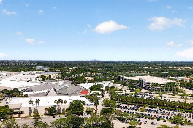 Building Photo - 2000 Metropica Wy