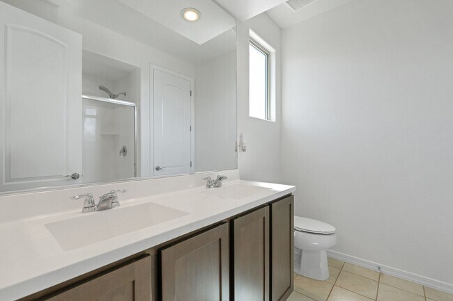 Building Photo - Immaculate & Move-In Ready – Upscale 3BR/2...
