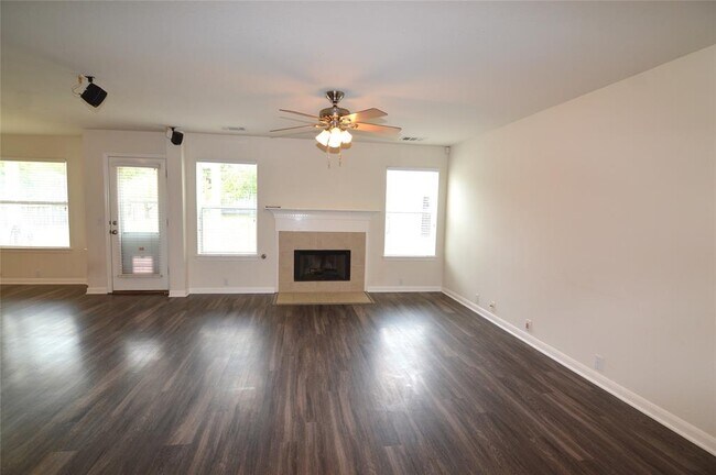 Building Photo - 801 Barefoot Cove