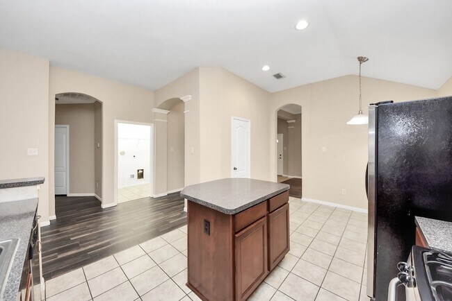 Building Photo - 1722 Lansing Cove Dr