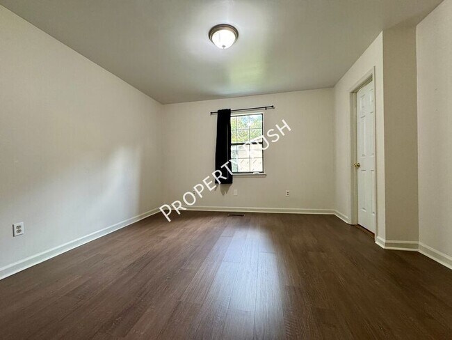 Building Photo - 6018 Champion Rd