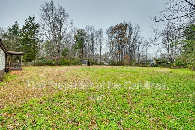 Building Photo - 128 Summerglen Dr.