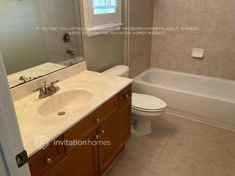 Building Photo - 741 Porta Rosa Circle