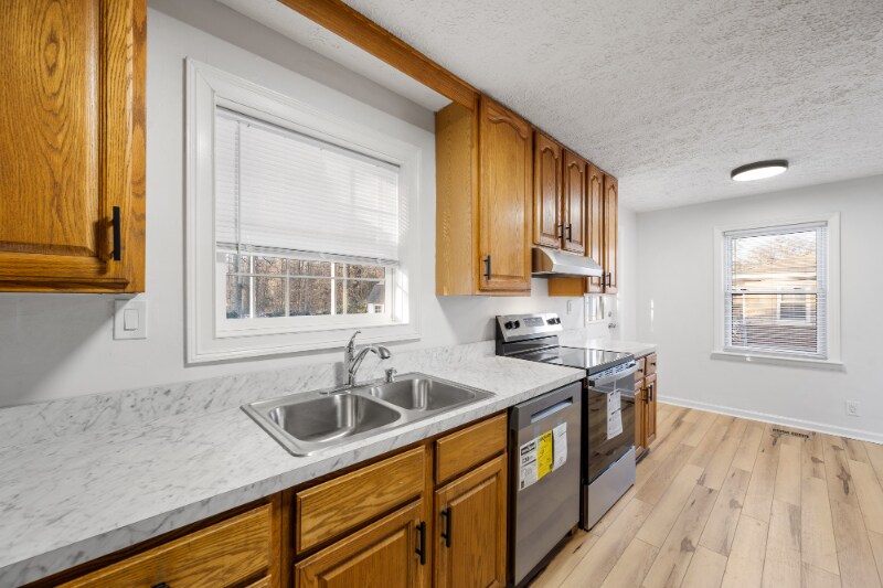 Building Photo - 6508 South Dr