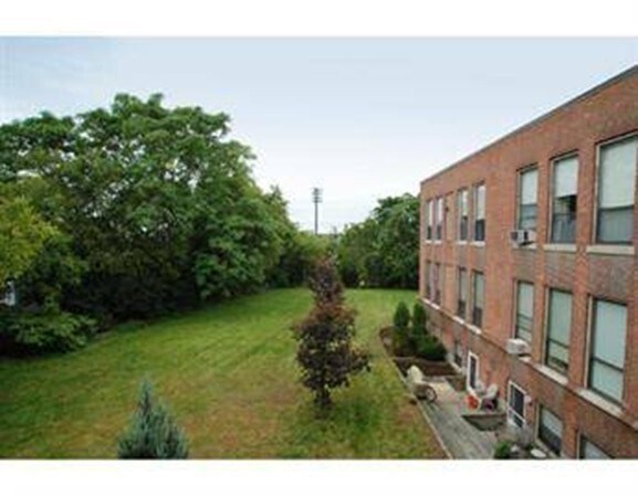 Building Photo - 141 Savin Hill Ave