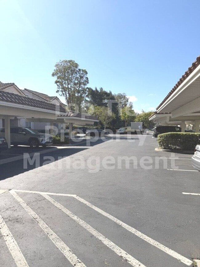 Building Photo - ***Dual-Primary 2 bed / 2 bath Condo in Carmel Valley - Available NOW***