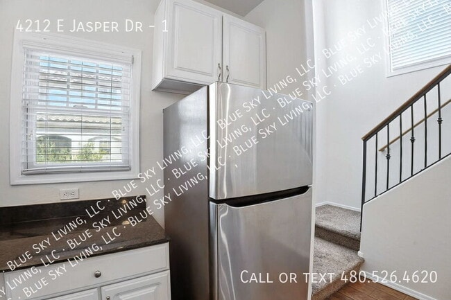 Building Photo - 4212 E Jasper Dr