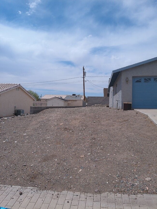Building Photo - LONG TERM 12 MONTH LEASE