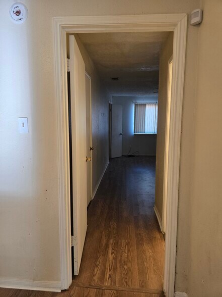 Upstairs Hallway - 2107 Greenbriar Colony Dr