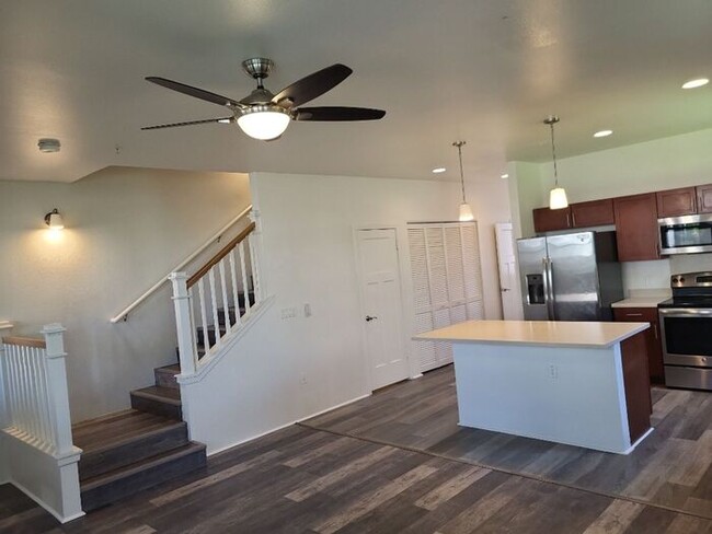 Building Photo - Three Bedroom Townhome in Kapolei!