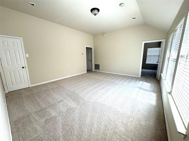 Building Photo - 2619 Cove Dr