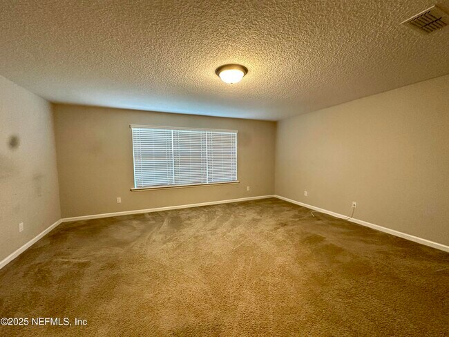 Building Photo - 159 Woodcross Dr