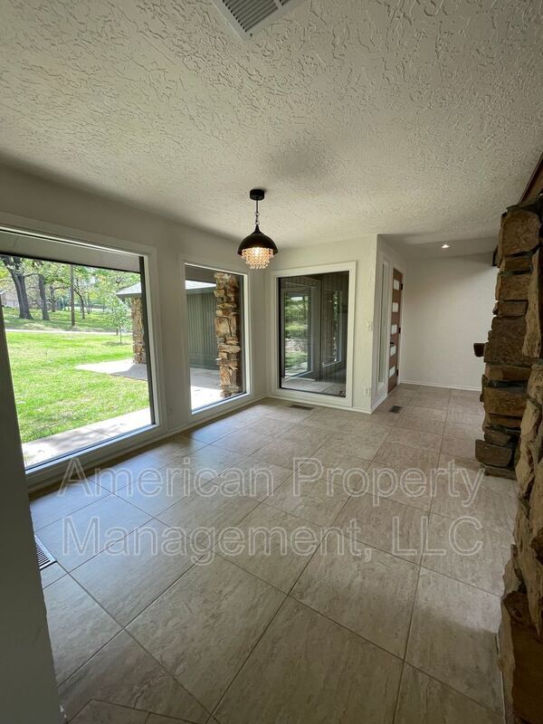 Building Photo - 3711 E 108th St