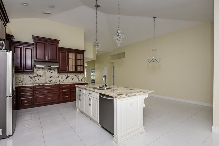 Building Photo - 12252 Bronson Way