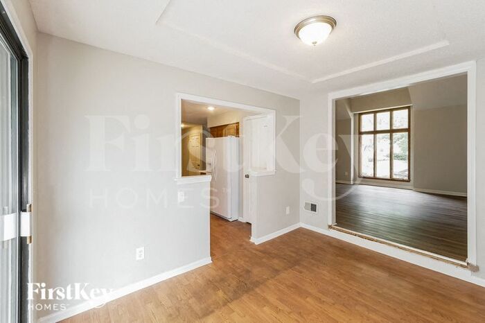 Building Photo - 11584 Earnshaw St