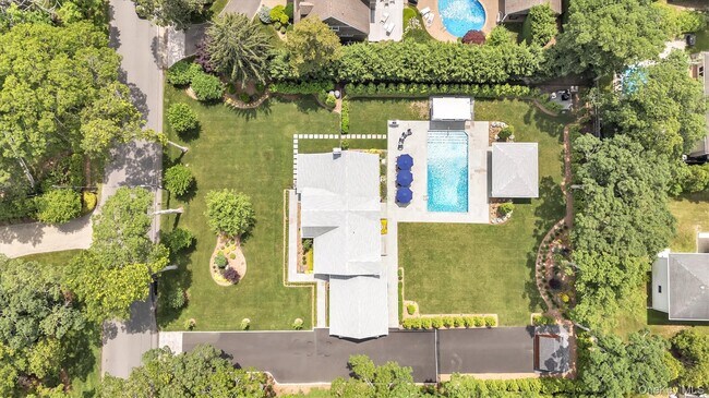 Building Photo - 99 Beach Rd