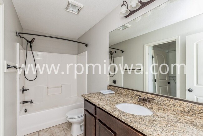 Building Photo - NORTH ANKENY HOME!! 4 Bedroom, 2.5 Bathroom Home
