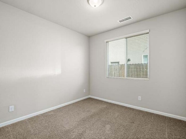 Building Photo - Summer Special $200 OFF!!! 1st Month!!!