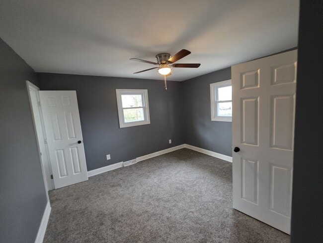 Building Photo - 3701 Bahama Dr