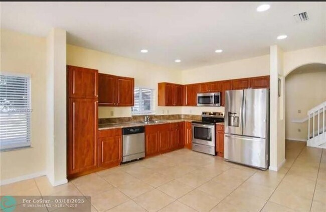 Building Photo - 3069 NW 30th Pl