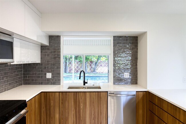 Building Photo - 4308 Adams St