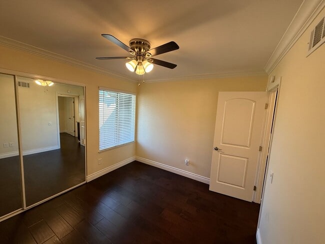 Building Photo - Beautiful Capri Home in Leisure Village