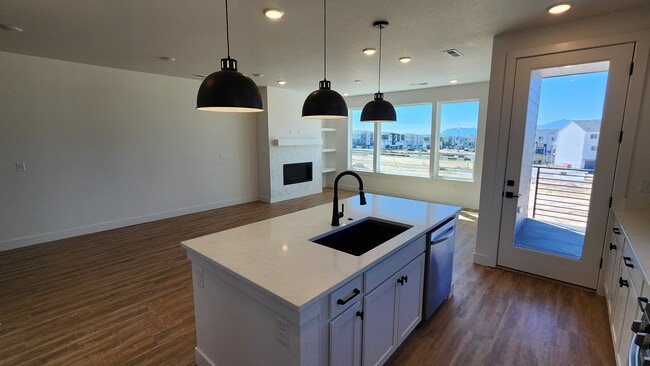 Building Photo - 10745 Lewanee Pt