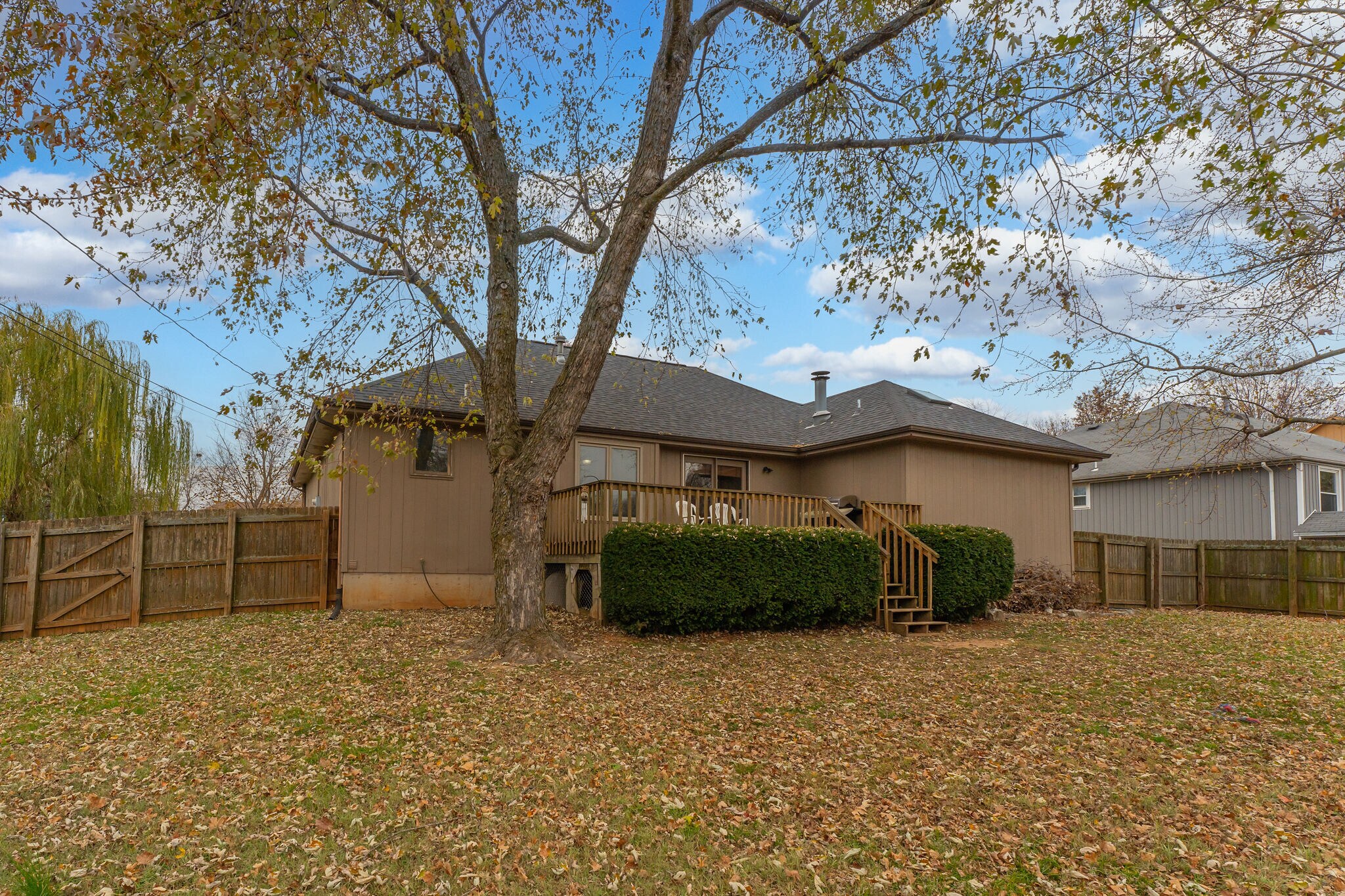 Rear - 3668 W El Castile St