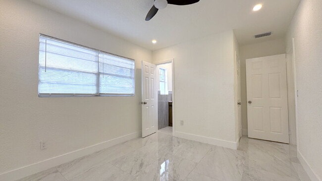 Building Photo - 507 Colfax Dr