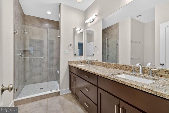 Building Photo - 10425 Fernwood Rd