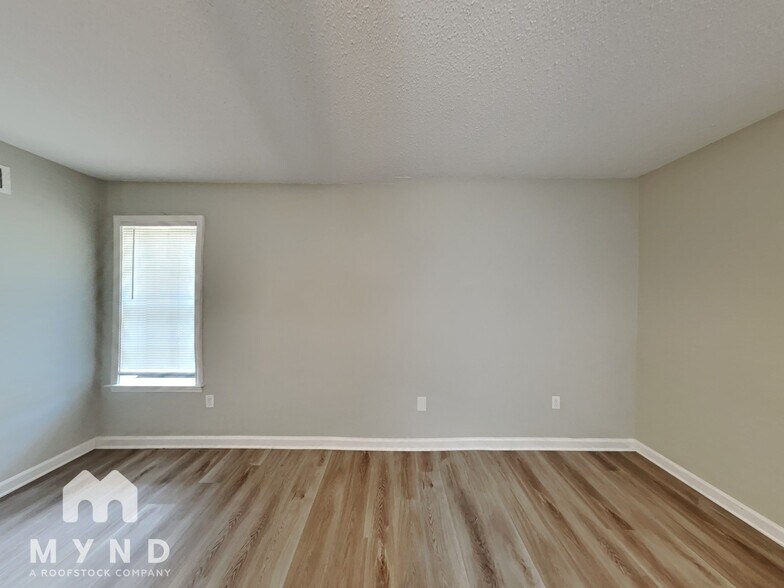 Building Photo - 7301 Hollorn Ln