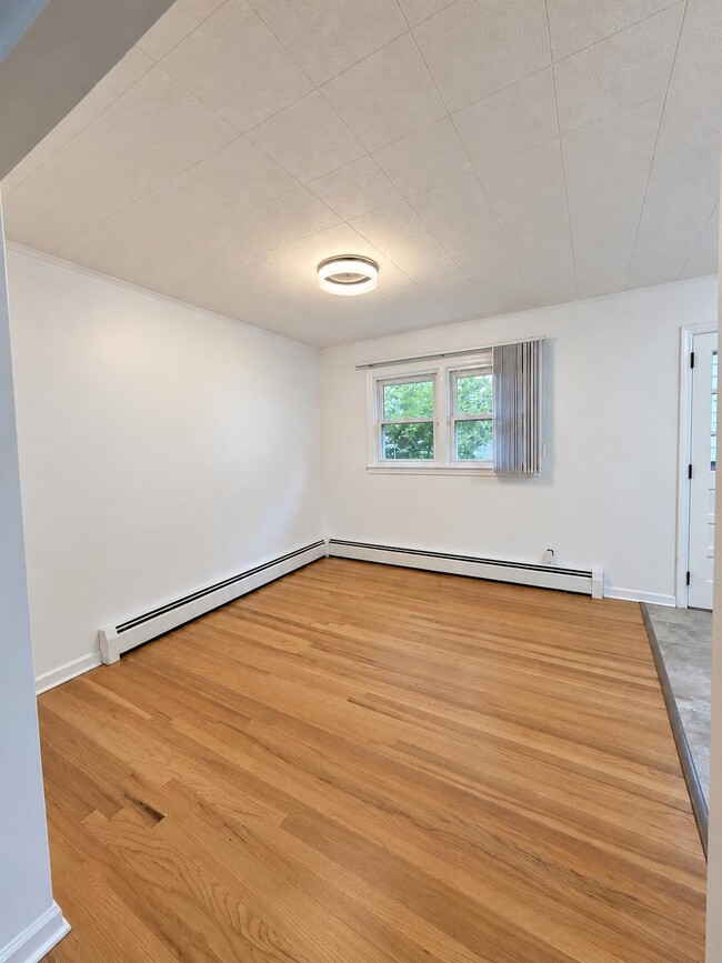 Building Photo - 1114 92nd St