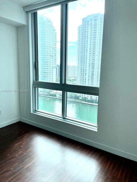 Building Photo - 300 S Biscayne Blvd