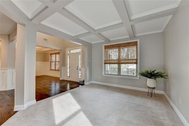 Building Photo - 2540 Maple Ridge Ln