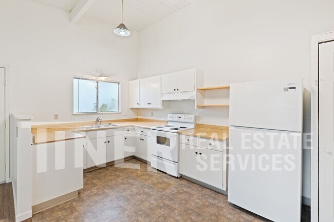 Building Photo - 1630 Cindy Cir