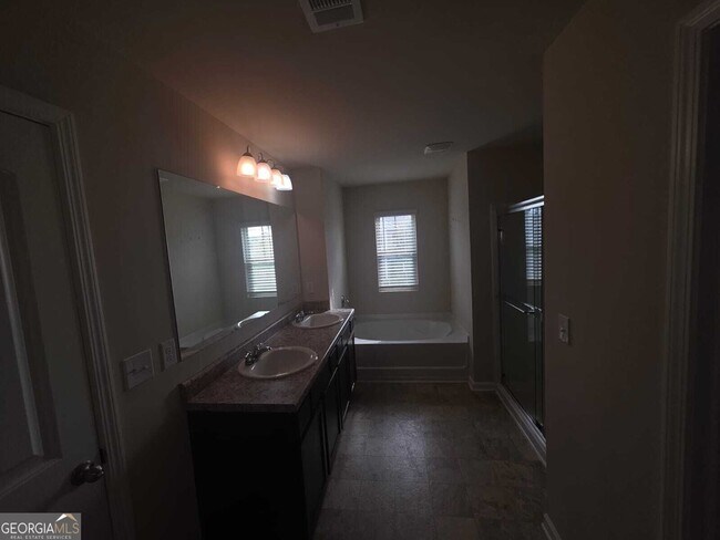 Building Photo - 3877 Makeover Ct