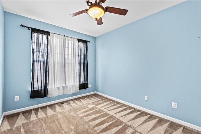 Building Photo - 3 Bed 3 Bath in 55+ Four Seasons Dumfries, VA