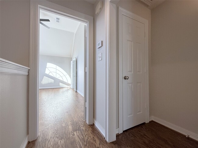 Building Photo - 1963 Peden St