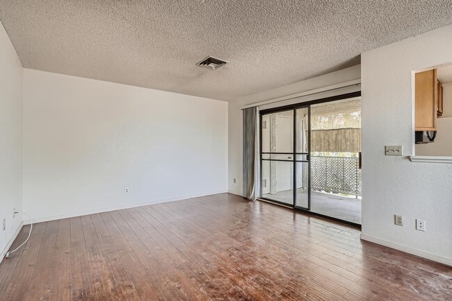 Building Photo - Central Spring Valley Condo Close to Shopping and Parks