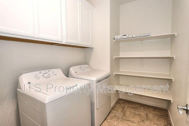 Building Photo - 4181 Paisleyshire Way