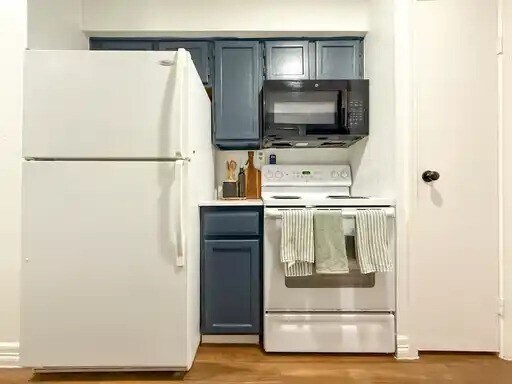 Building Photo - 2120 El Paseo St