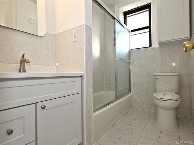 Building Photo - 110 Bradford St