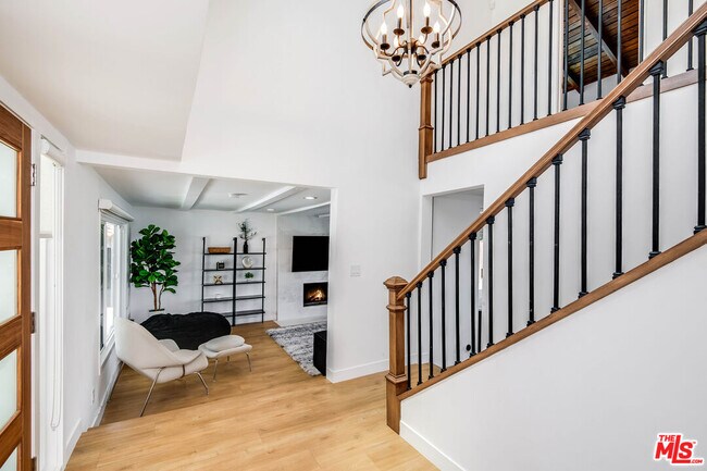 Building Photo - 6426 Ellenview Ave