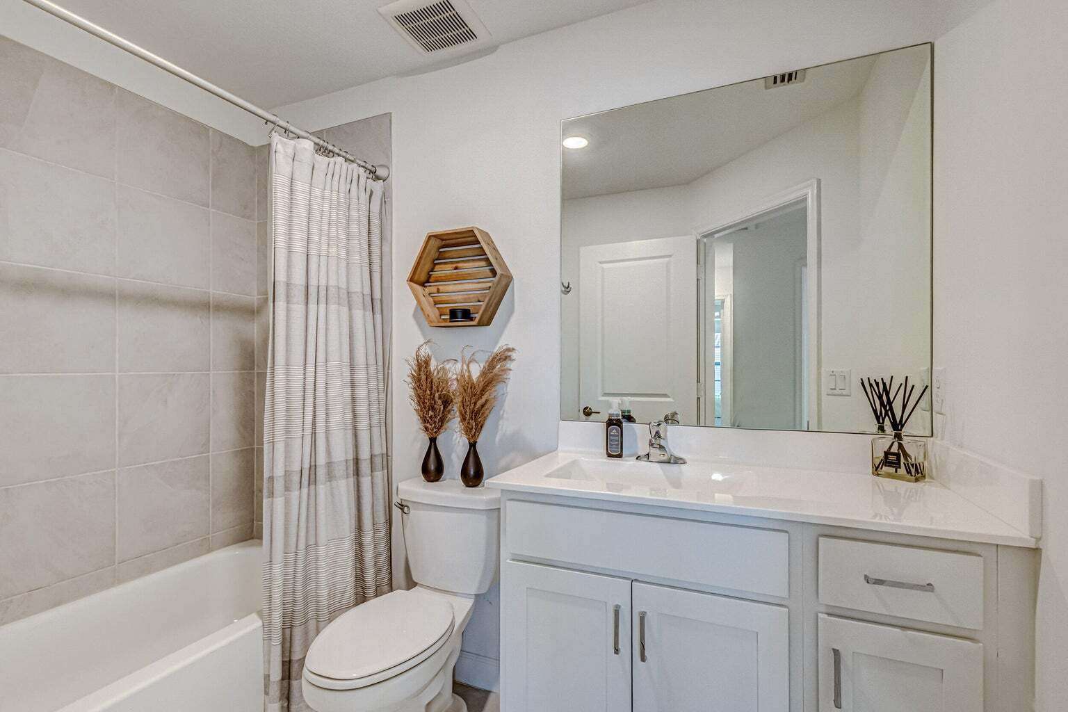 Building Photo - 5007 Woods Edge Cir