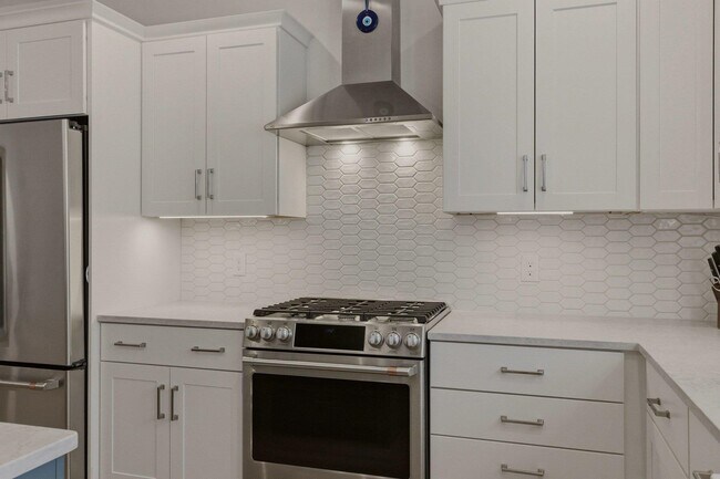 Building Photo - 50 Cate St