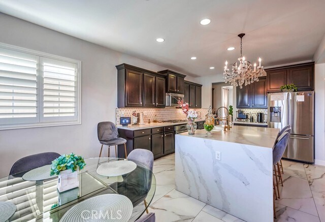 Building Photo - 6850 Lucite Dr