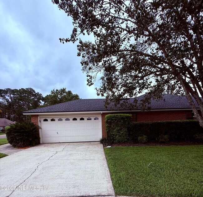 Building Photo - 13056 Clearbrook Ct