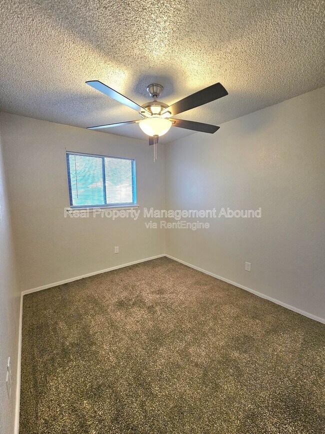 Building Photo - 101 E Broadway St