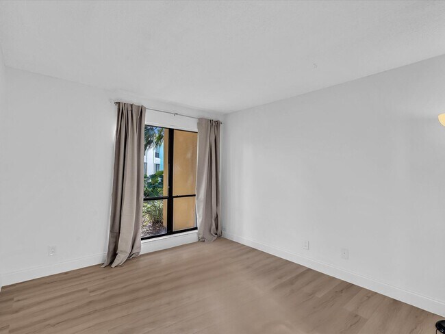 Building Photo - 524 Osprey Dr